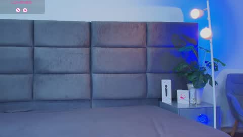 valentino moon online show from April 18, 11:16 pm