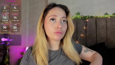 Lana online show from April 13, 9:02 am