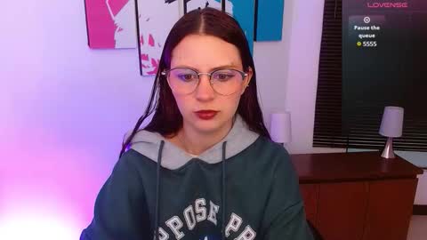 Alana Garcia  online show from October 1, 11:31 am