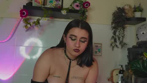 lanaherondale_ online show from April 11, 5:12 am