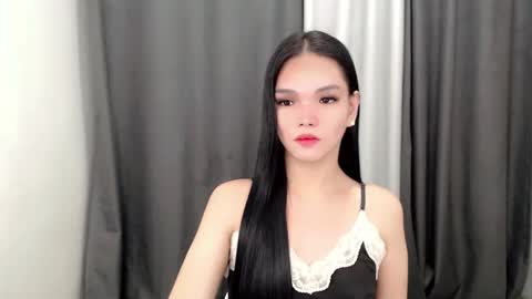 lanawyatt_ online show from December 2, 7:12 pm