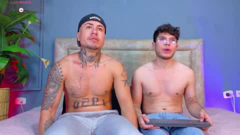 Lance  Max  online show from March 31, 1:39 am