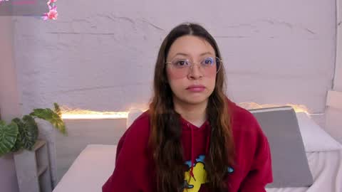 Lanna online show from April 10, 11:48 am