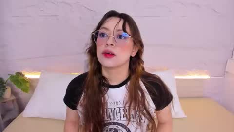 Lanna online show from December 17, 12:23 pm