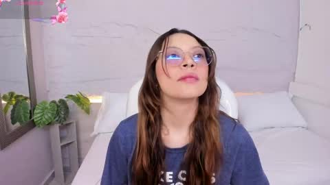 Lanna online show from April 17, 11:34 am