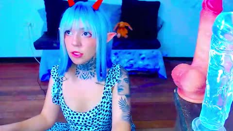 LANNIE   online show from September 13, 9:17 pm