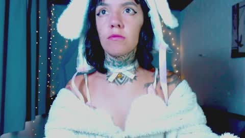 LANNIE   online show from April 8, 12:52 pm