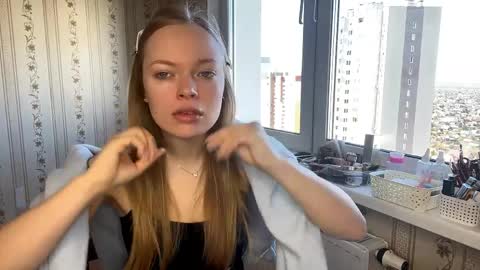 Hello My name is Lola online show from April 5, 7:27 am