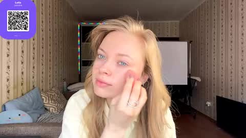 Hello My name is Lola online show from April 20, 8:06 am