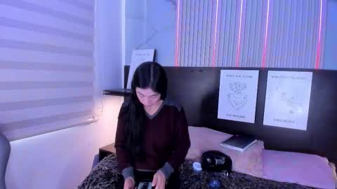 lara_as online show from March 17, 2:22 pm