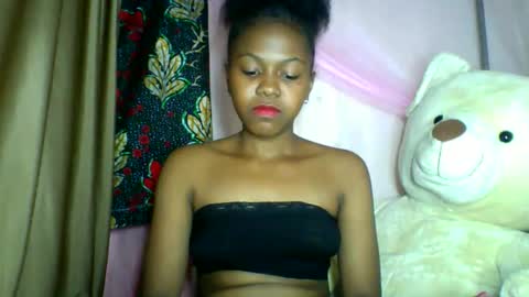 lara_belle online show from April 29, 10:20 am