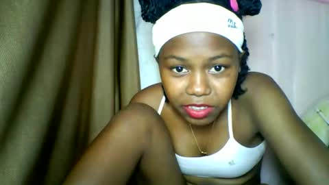 lara_belle online show from May 12, 5:11 pm