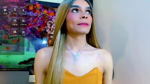 Lara Brunette  online show from November 14, 8:00 pm