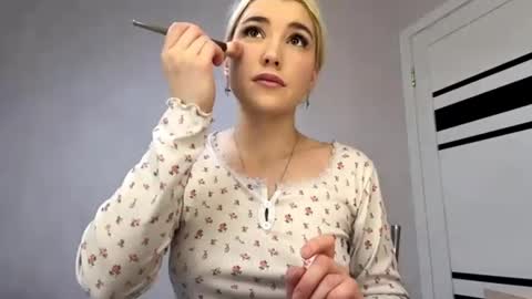 Tracy online show from April 19, 9:39 pm