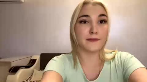 Tracy online show from April 2, 4:47 pm