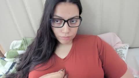 lara online show from October 6, 3:41 pm