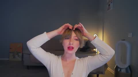 LaraKanes online show from January 31, 8:11 am