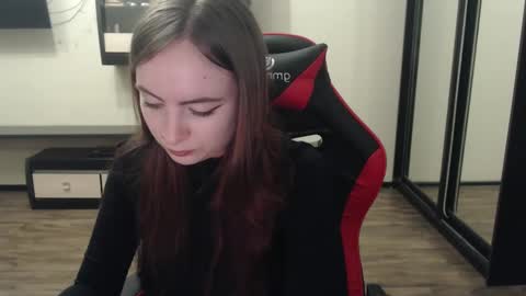 Laralianna online show from March 1, 2:13 pm