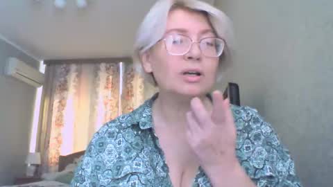 laramrs online show from October 18, 12:09 pm