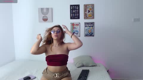 laramucci online show from September 9, 11:05 pm