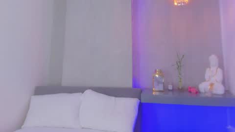 Laura online show from May 21, 2:07 am
