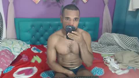 larenz_tate online show from May 19, 10:11 am