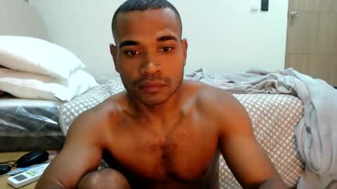 larenz_tate online show from May 26, 10:10 am