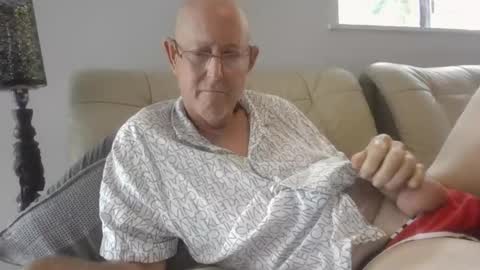 largerthan-   say hi on entry online show from March 18, 11:54 pm