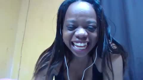 larissa645771 online show from April 18, 7:58 pm