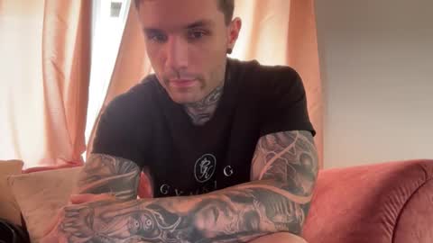 larsskeet online show from June 4, 6:36 pm