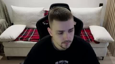 Lars online show from February 8, 4:32 pm