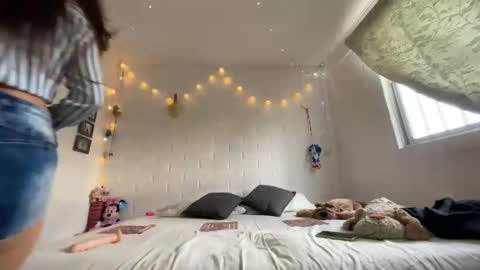 lasexbellaylabestia online show from April 19, 8:55 pm