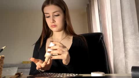 Sara online show from April 13, 6:39 am