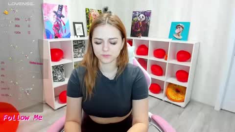 Snapshot of lasly_fox chatting on March 4, 12:18 am Leslie GTM2 Mon Tue Sat 0300am-1000am Thu and Sun 0900am-1600pm. online show from March 4, 12:18 am