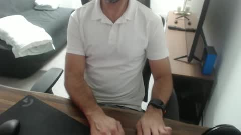 latexdave84 online show from February 10, 11:24 am