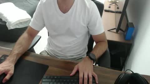 latexdave84 online show from February 9, 11:14 am