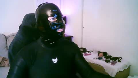 latexminheadroom online show from May 26, 1:55 am