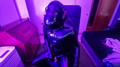 latexviking003 online show from July 3, 7:51 pm
