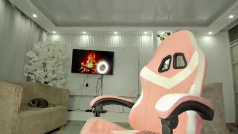 kay online show from January 12, 9:22 pm