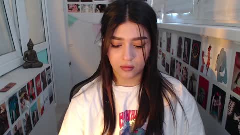 miiiiiiaaaa online show from January 15, 10:38 am