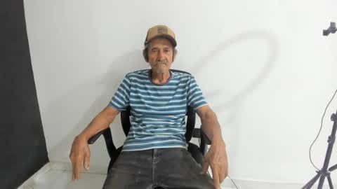 latinaroom178878 online show from July 14, 12:47 am
