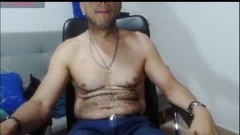 latinmartin254 online show from March 24, 2:17 am