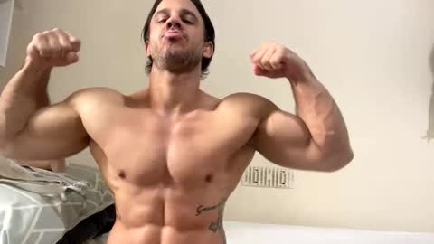 latino_rodri online show from April 11, 10:19 am