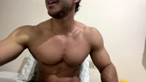 latino_rodri online show from April 20, 1:14 pm
