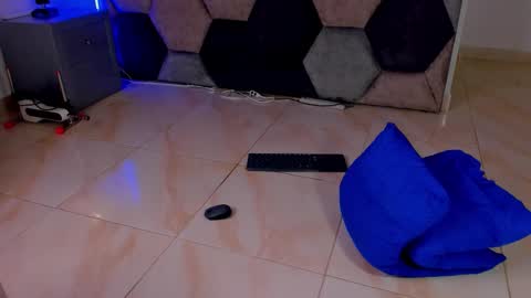 LEANDRO online show from March 6, 4:44 am