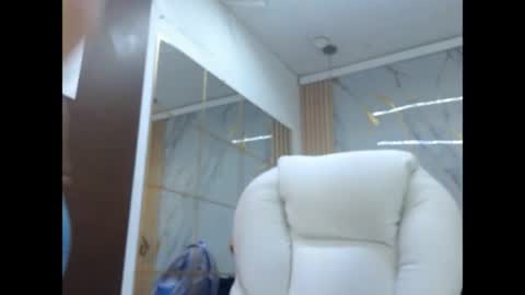 lau online show from April 20, 2:09 pm