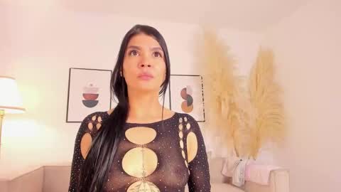 Snapshot of lau_reyes chatting on September 29, 2:05 pm lau_reyes online show from September 29, 2:05 pm