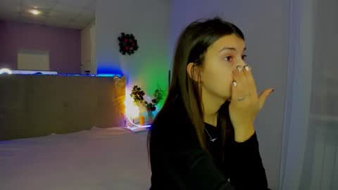 Laura online show from December 17, 5:58 am