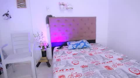 Snapshot of laura_candy02 chatting on September 15, 2:40 pm LAURA online show from September 15, 2:40 pm