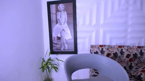 Snapshot of laura_candy02 chatting on September 22, 10:25 pm LAURA online show from September 22, 10:25 pm